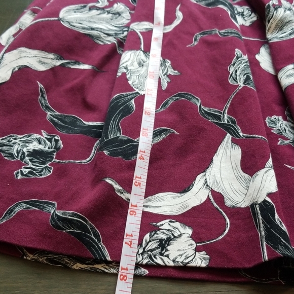 Floral Pleated High-waisted Skirt - Picture 5 of 6